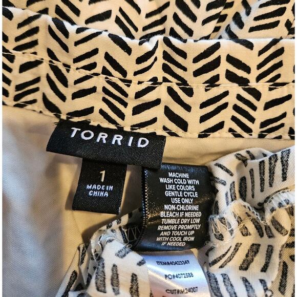 Women's Torrid Poplin Collared Sleeveless Chevron Shirtdress Black White 1 - Picture 11 of 13